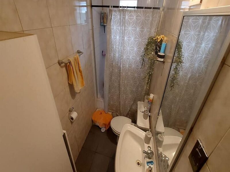 Se vende casa 5 dormitorios 3 baños más estacionamiento y taller , Maipú