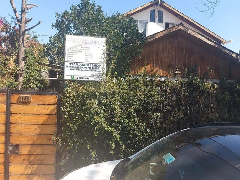 Se vende casa 5 dormitorios 3 baños más estacionamiento y taller , Maipú