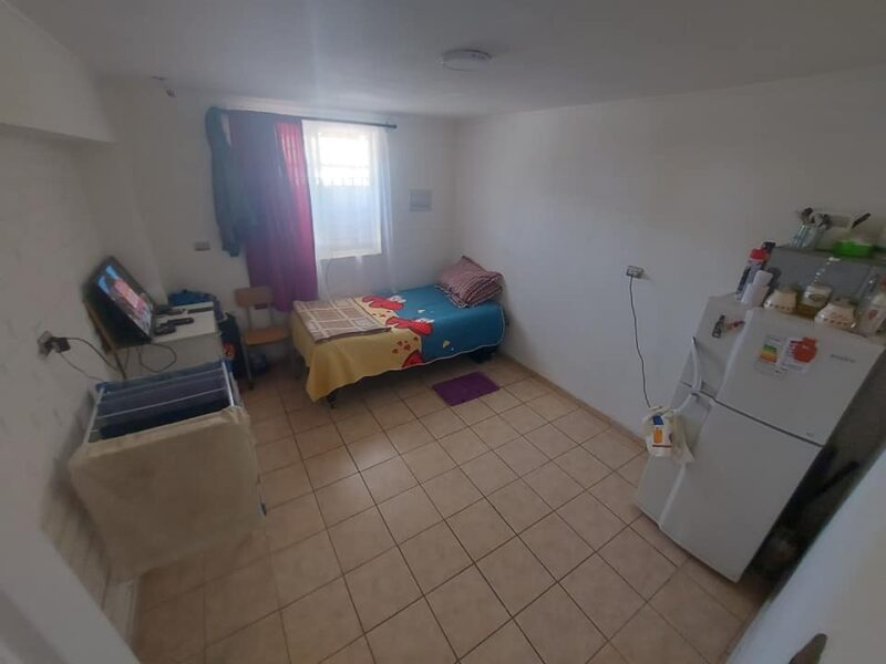 Se vende casa esquina 2 pisos 12 dormitorios 4 baños , Lo Espejo