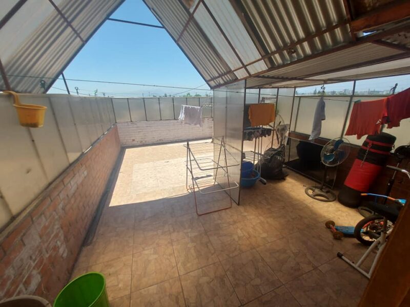 Se vende casa 6 dormitorios 2 baños más estacionamiento , Lo Espejo