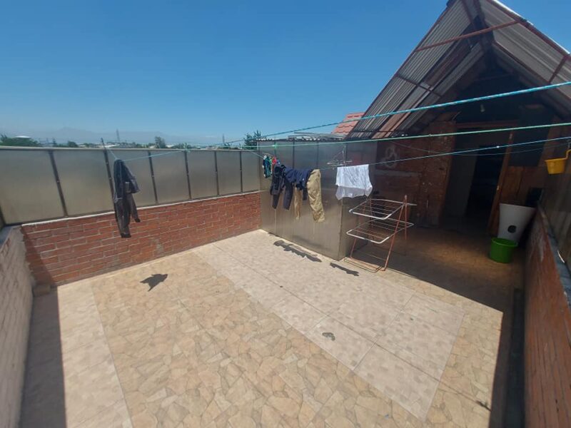 Se vende casa 6 dormitorios 2 baños más estacionamiento , Lo Espejo