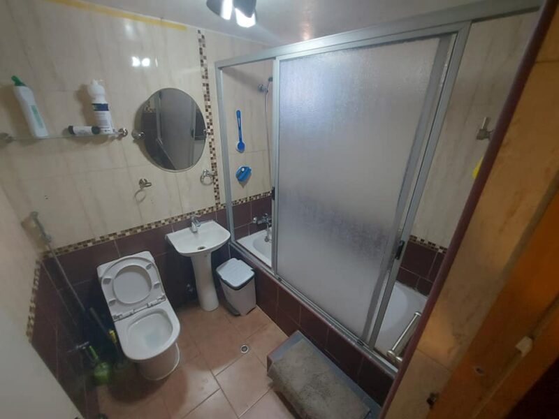 Se vende casa 6 dormitorios 2 baños más estacionamiento , Lo Espejo