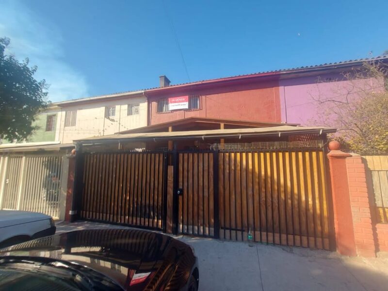 Se vende casa de 2 pisos 3 dormitorios 1 baño , Pedro Aguirre Cerda